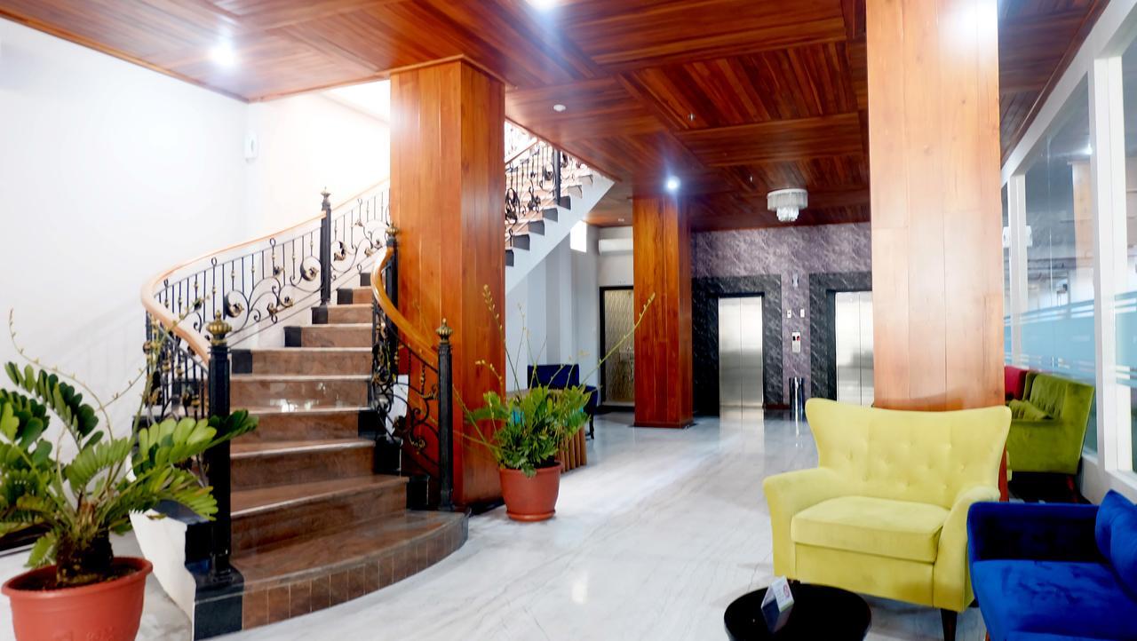 Syariah Radho Hotel Sengkaling Маланг Екстериор снимка